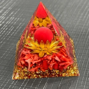 Pirâmide Orgonite - Lótus Red