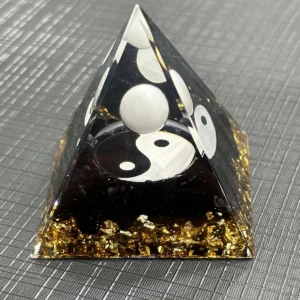 Pirâmide Orgonite - Yin Yang PB